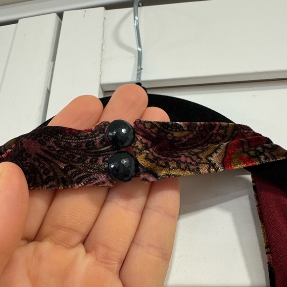 Beautifully Beaded Cache Top - Picture 7 of 8